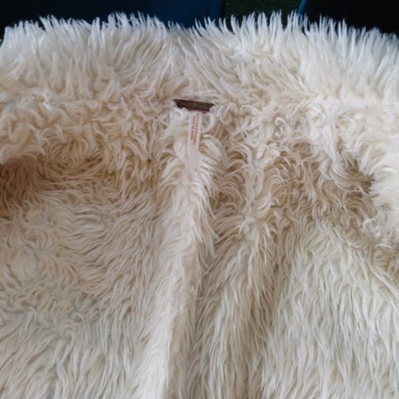 Free People Sherpa lined drum Jacket as seen on Selena Gomez and Ashley Tisdale - Picture 3 of 16
